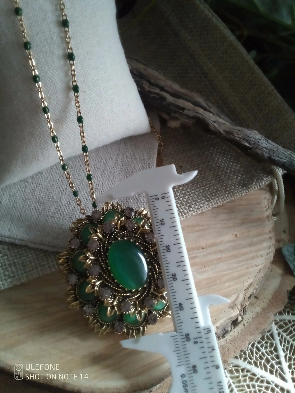 Collier pendentif vintage style camée pierres oeil de chat vert – photo 3
